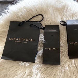 Anastasia Beverly Hills Paper Bag